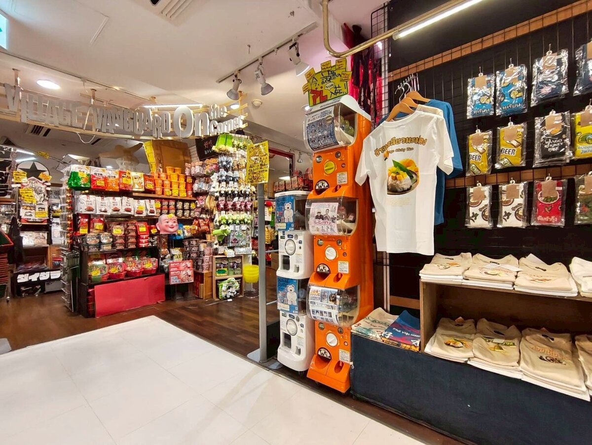 ヴィレッジヴァンガード オンザコーナー吉祥寺パルコ店（Village Vanguard  Kichijoji PARCO 빌리지 뱅가드 Village Vanguard ）の店舗外観
